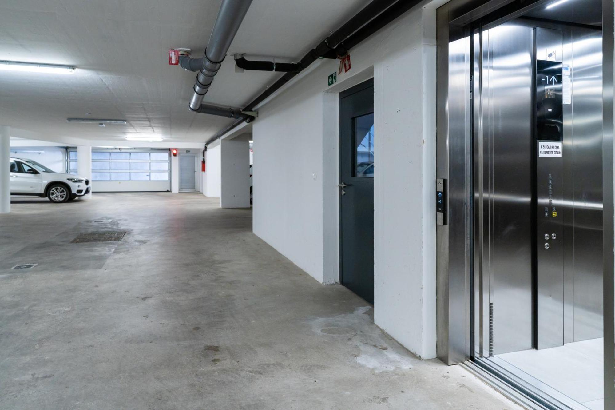 Tres Fenestras Zadar - Private Parking Διαμέρισμα Εξωτερικό φωτογραφία